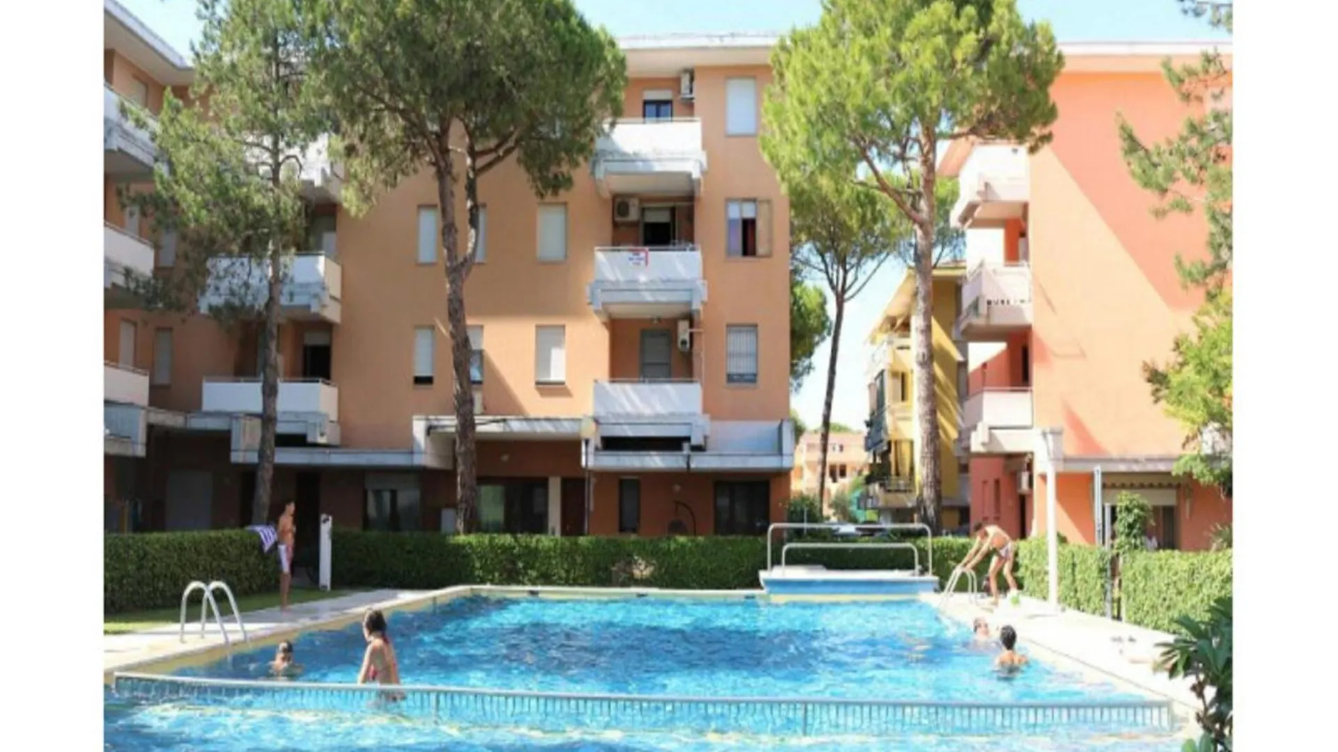 Quiet Residence With Pool - Beahost Bibione Italy