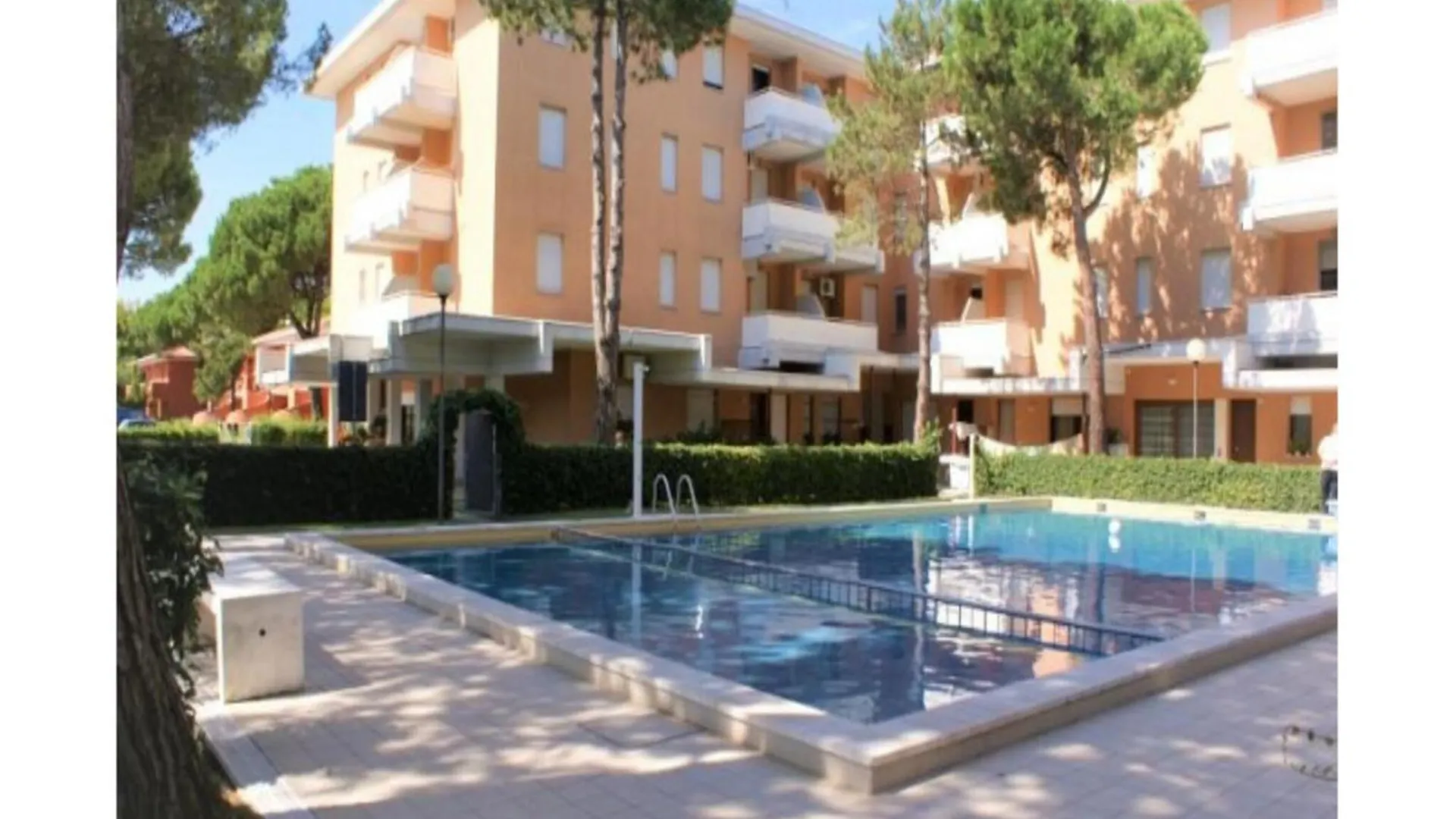Quiet Residence With Pool - Beahost Bibione Apartment